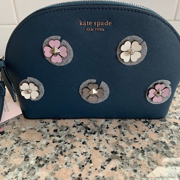 NWT Kate Spade Cameron Spade Flower Appliqué  Dome Blue  Medium Dome Cosmetics - Picture 4 of 12